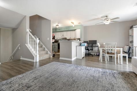236 Norfolk Court Roselle IL 60172