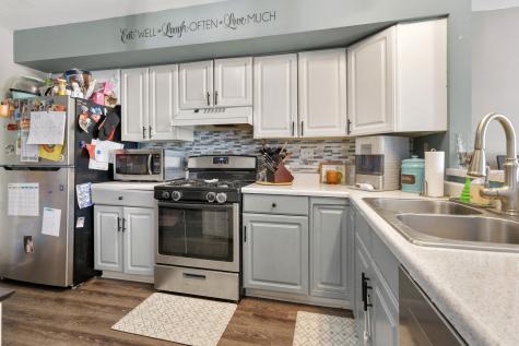 236 Norfolk Court Roselle IL 60172