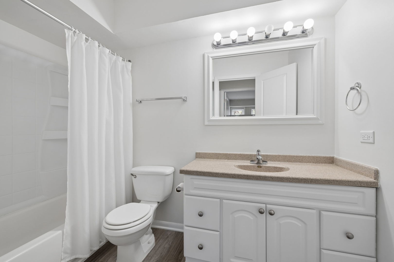 2216 Country Club Drive Woodridge IL 60517