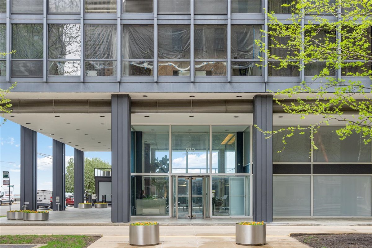 910 North Lake Shore Drive Chicago IL 60611