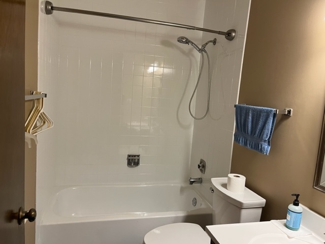 183 North Waters Edge Drive W Glendale Heights IL 60139