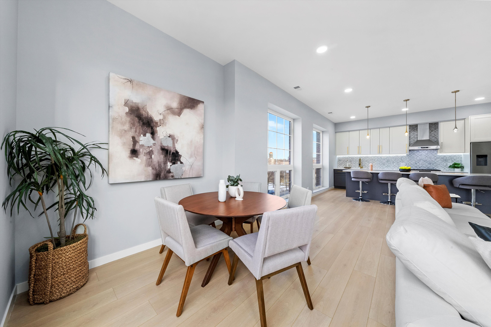 5830 North Lincoln Avenue Chicago IL 60659