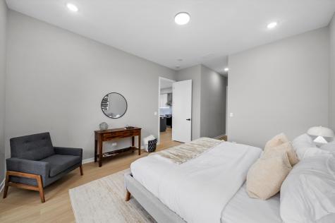 5830 North Lincoln Avenue Chicago IL 60659