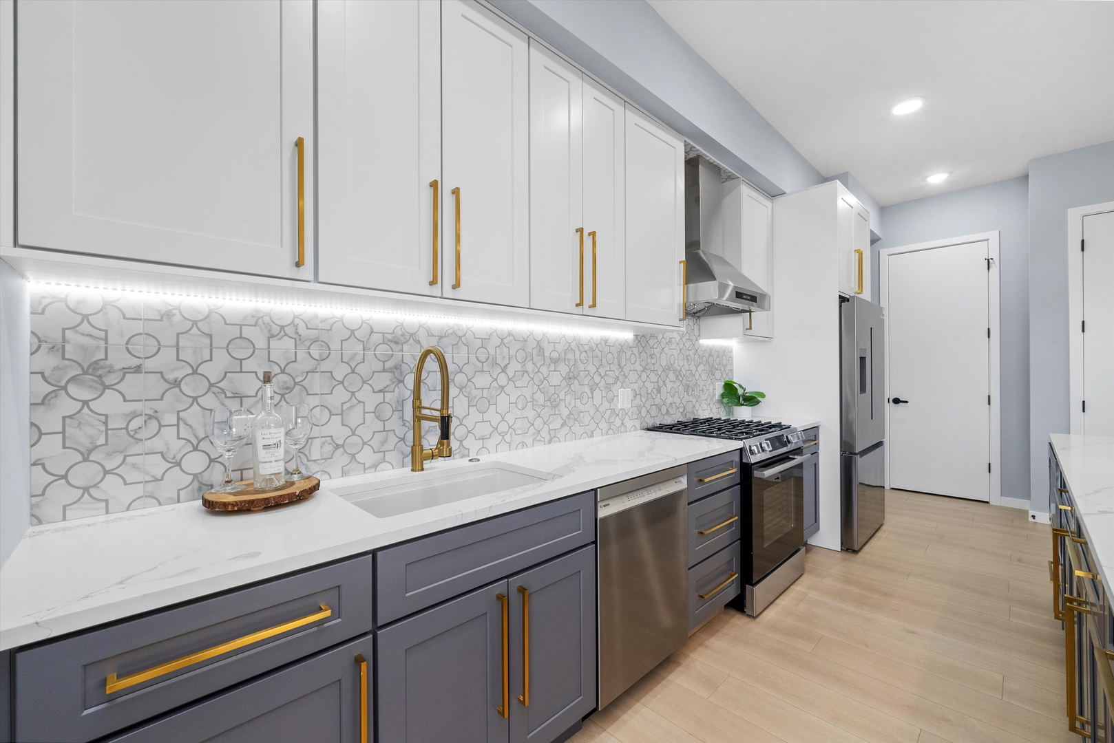 5830 North Lincoln Avenue Chicago IL 60659