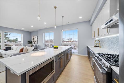 5830 North Lincoln Avenue Chicago IL 60659