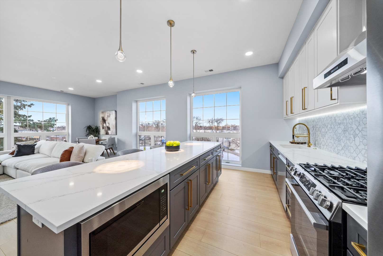 5830 North Lincoln Avenue Chicago IL 60659