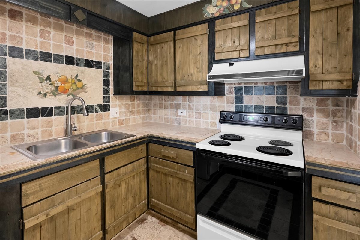 2333 North Neva Avenue Chicago IL 60707
