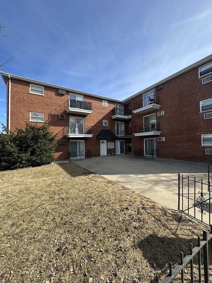 6653 West 63rd Street Chicago IL 60638