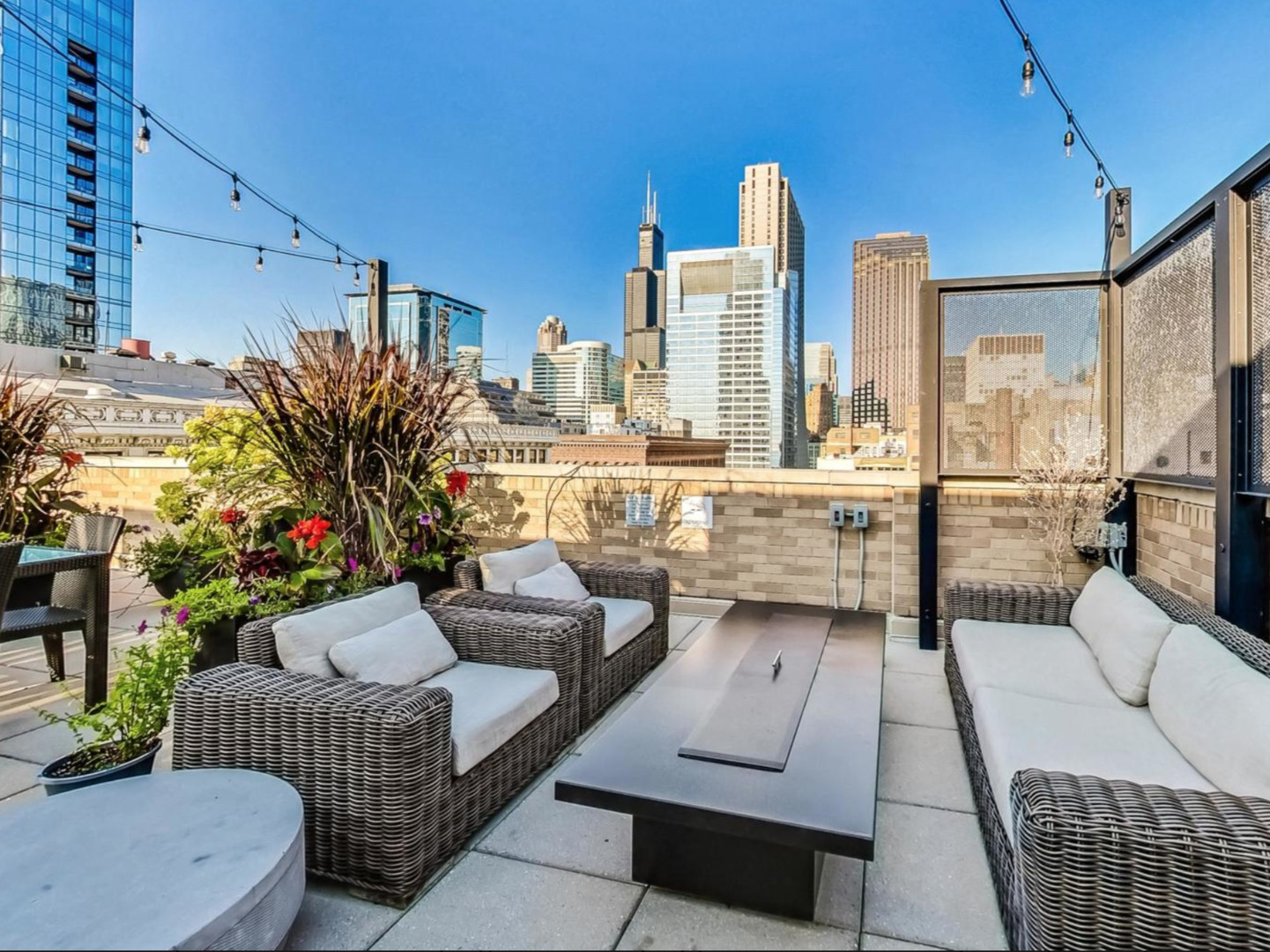 6 North Michigan Avenue Chicago IL 60602
