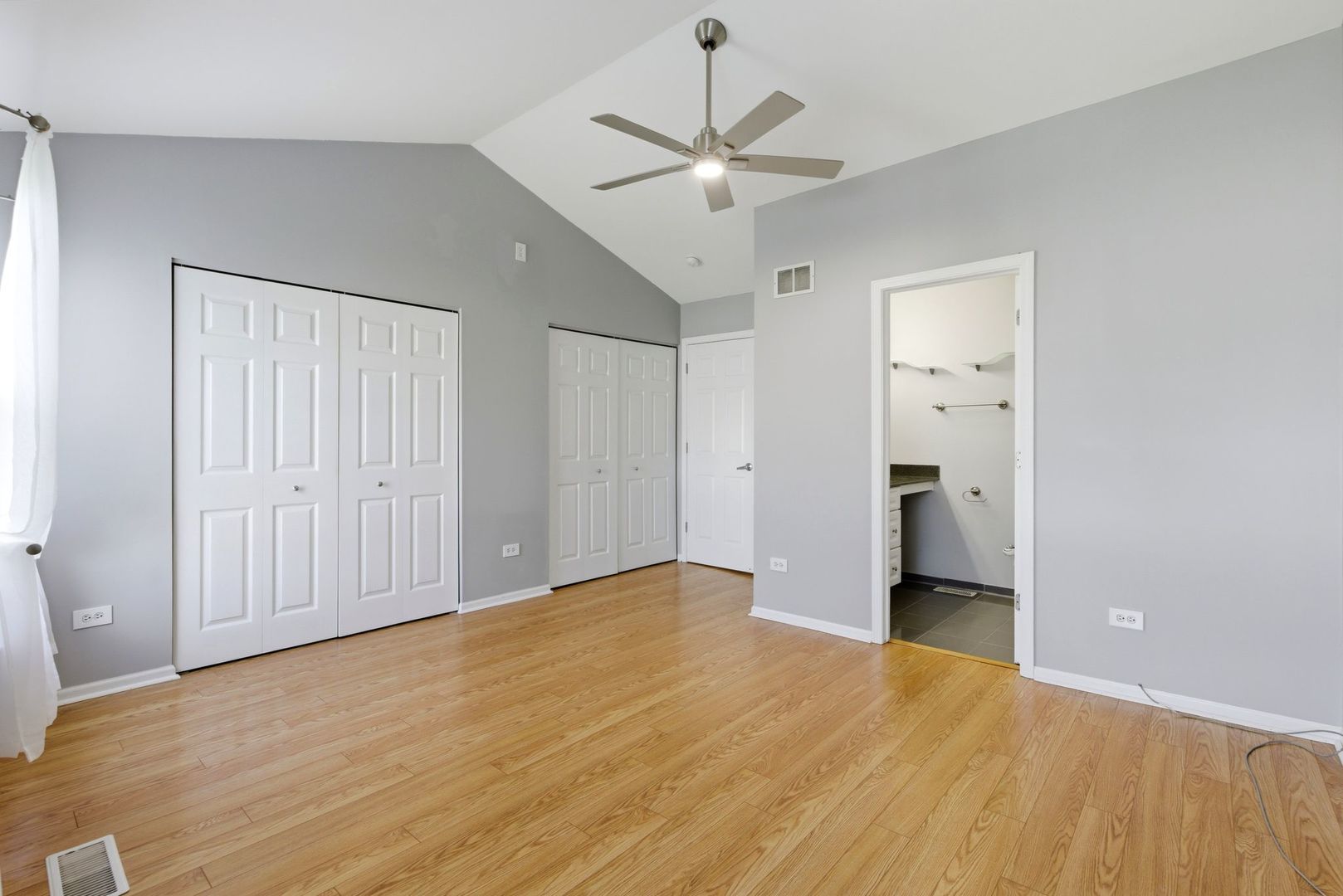 1911 Grove Avenue Schaumburg IL 60193
