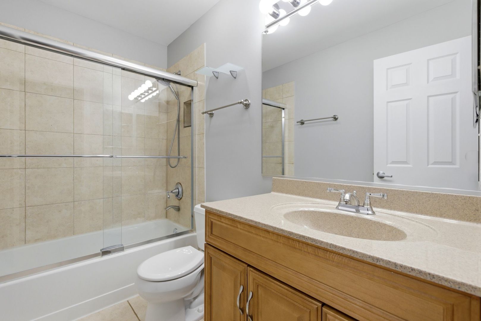 1911 Grove Avenue Schaumburg IL 60193