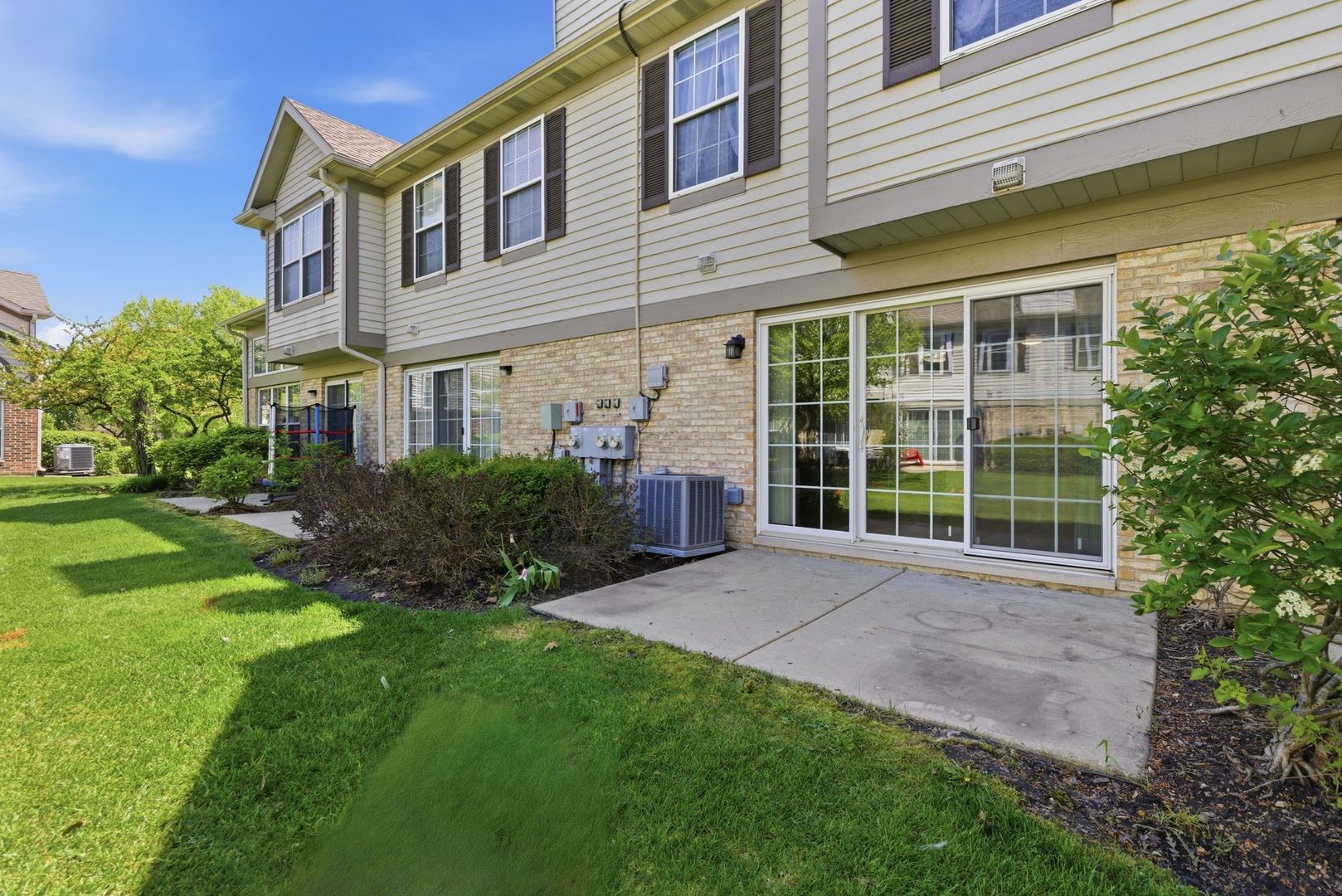 1911 Grove Avenue Schaumburg IL 60193