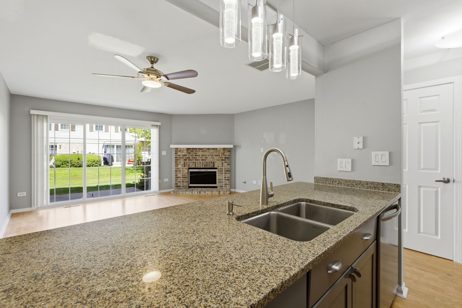 1911 Grove Avenue Schaumburg IL 60193