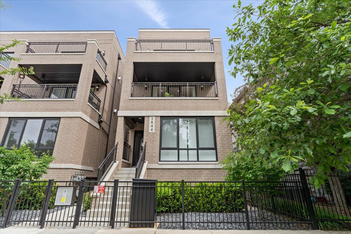 1644 West Diversey Parkway Chicago IL 60614