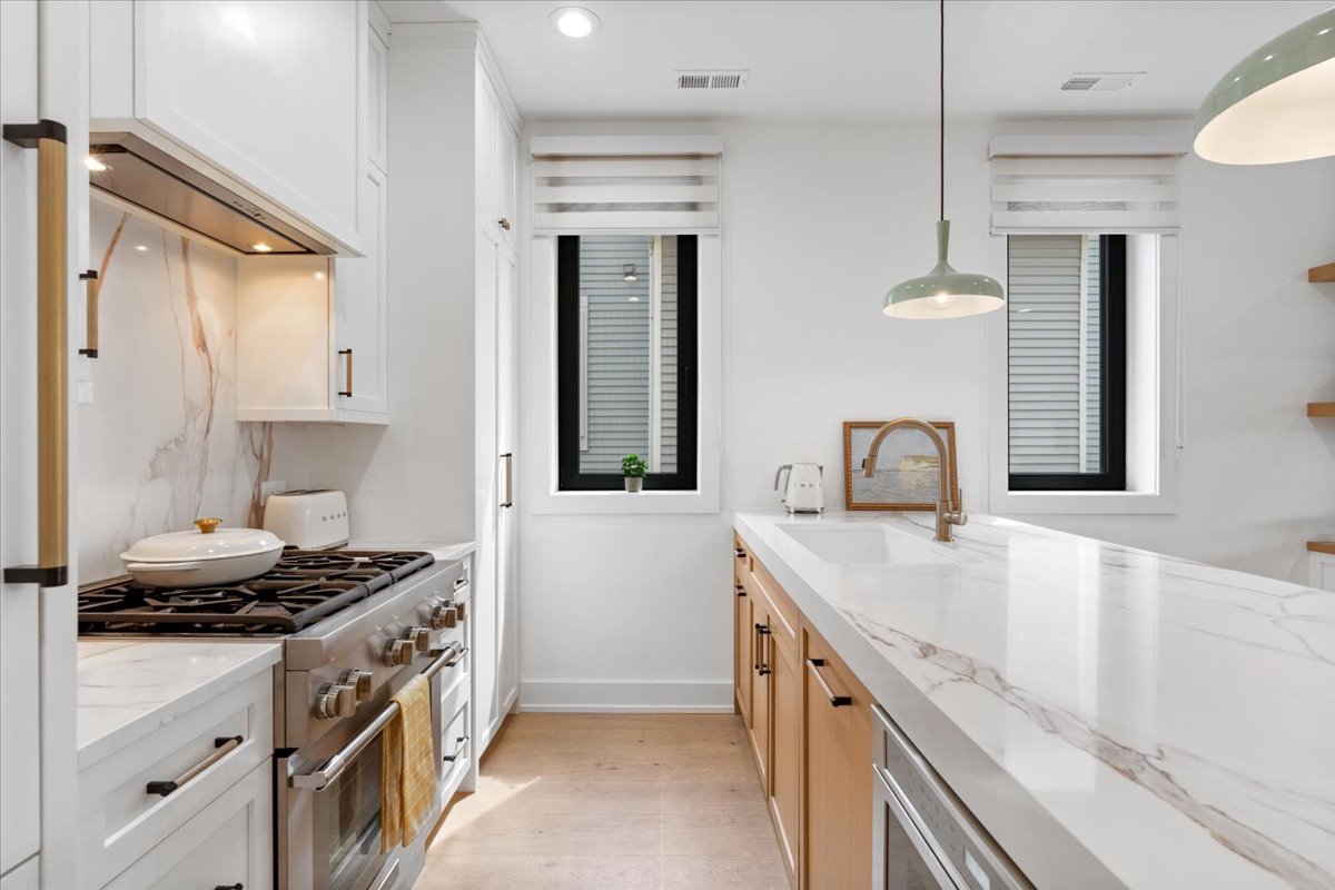 1644 West Diversey Parkway Chicago IL 60614