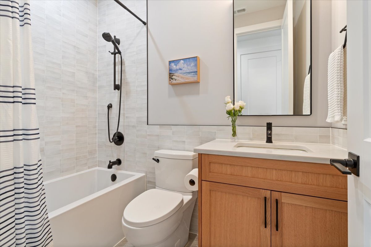 1644 West Diversey Parkway Chicago IL 60614