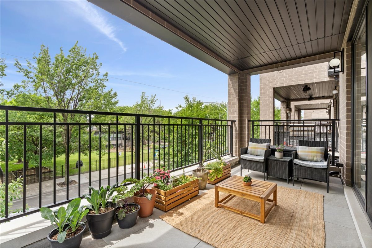 1644 West Diversey Parkway Chicago IL 60614