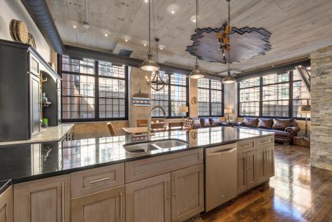 17 North Loomis Street Chicago IL 60607