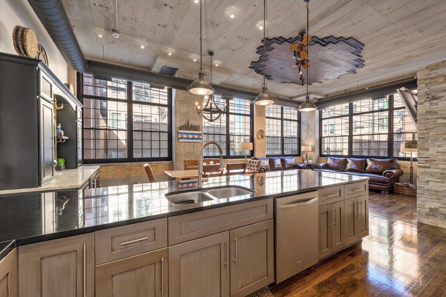 17 North Loomis Street Chicago IL 60607