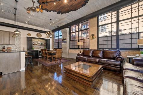 17 North Loomis Street Chicago IL 60607