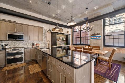 17 North Loomis Street Chicago IL 60607