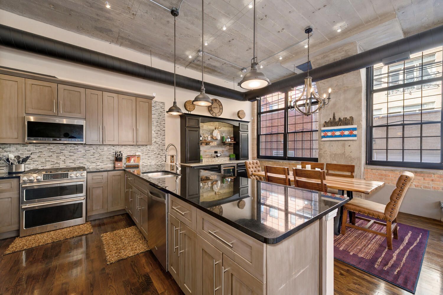 17 North Loomis Street Chicago IL 60607