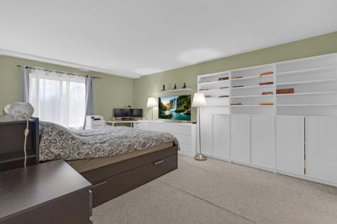 945 East Kenilworth Avenue Palatine IL 60074