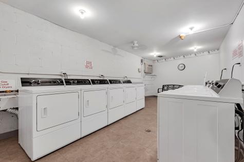 945 East Kenilworth Avenue Palatine IL 60074