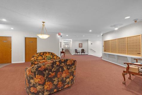 945 East Kenilworth Avenue Palatine IL 60074