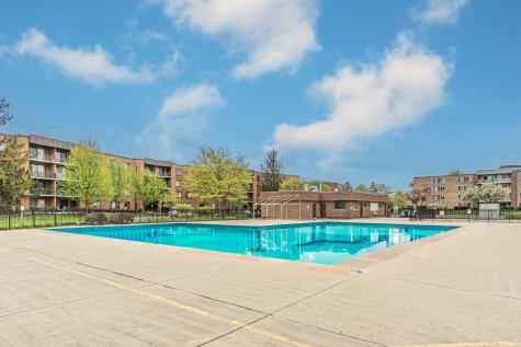 945 East Kenilworth Avenue Palatine IL 60074