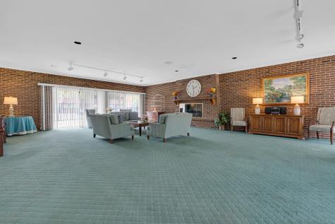 945 East Kenilworth Avenue Palatine IL 60074