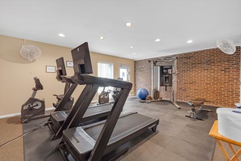 945 East Kenilworth Avenue Palatine IL 60074