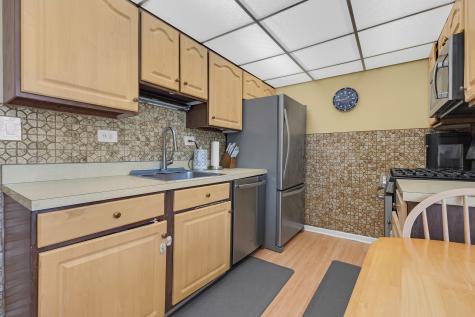 945 East Kenilworth Avenue Palatine IL 60074