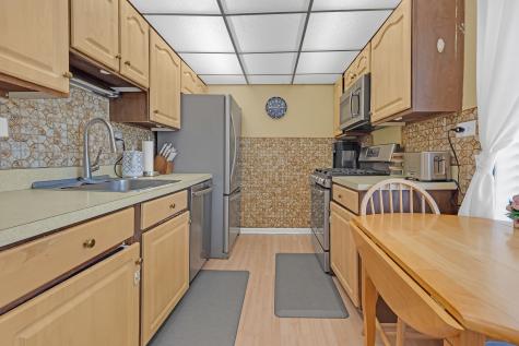 945 East Kenilworth Avenue Palatine IL 60074