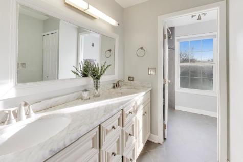 1422 Welland Court Roselle IL 60172