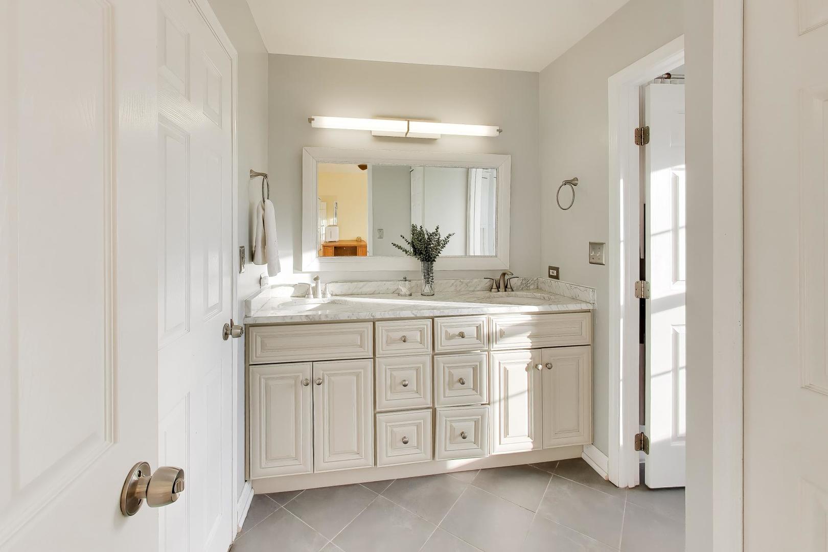 1422 Welland Court Roselle IL 60172