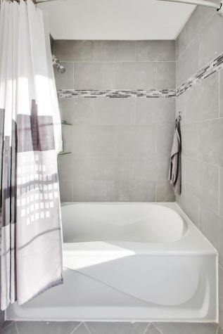 1422 Welland Court Roselle IL 60172