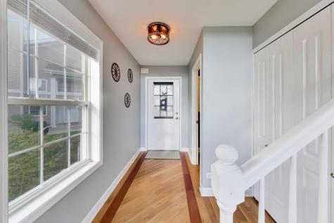 1422 Welland Court Roselle IL 60172