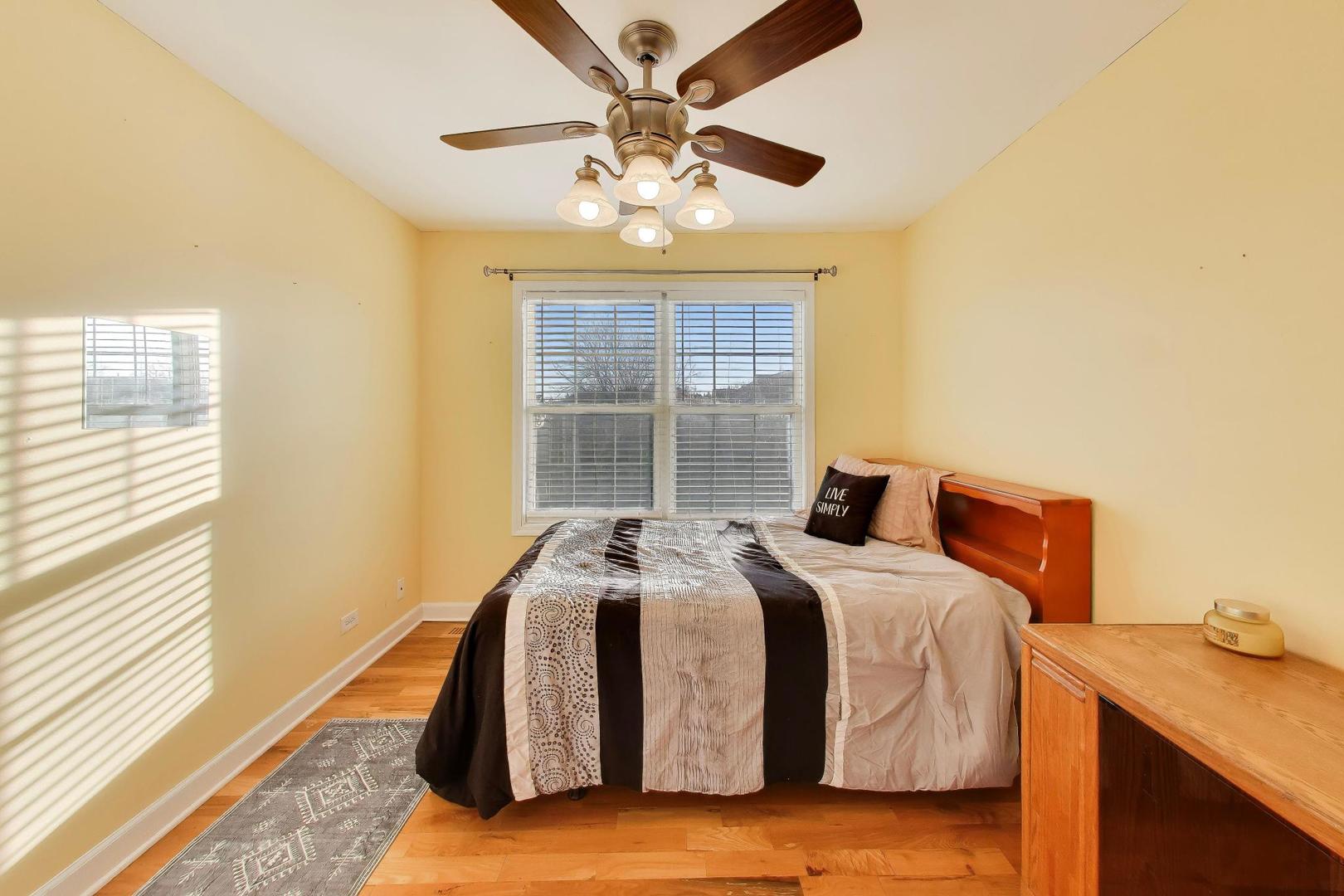 1422 Welland Court Roselle IL 60172