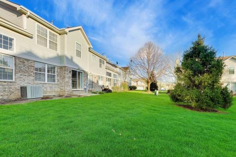 1422 Welland Court Roselle IL 60172