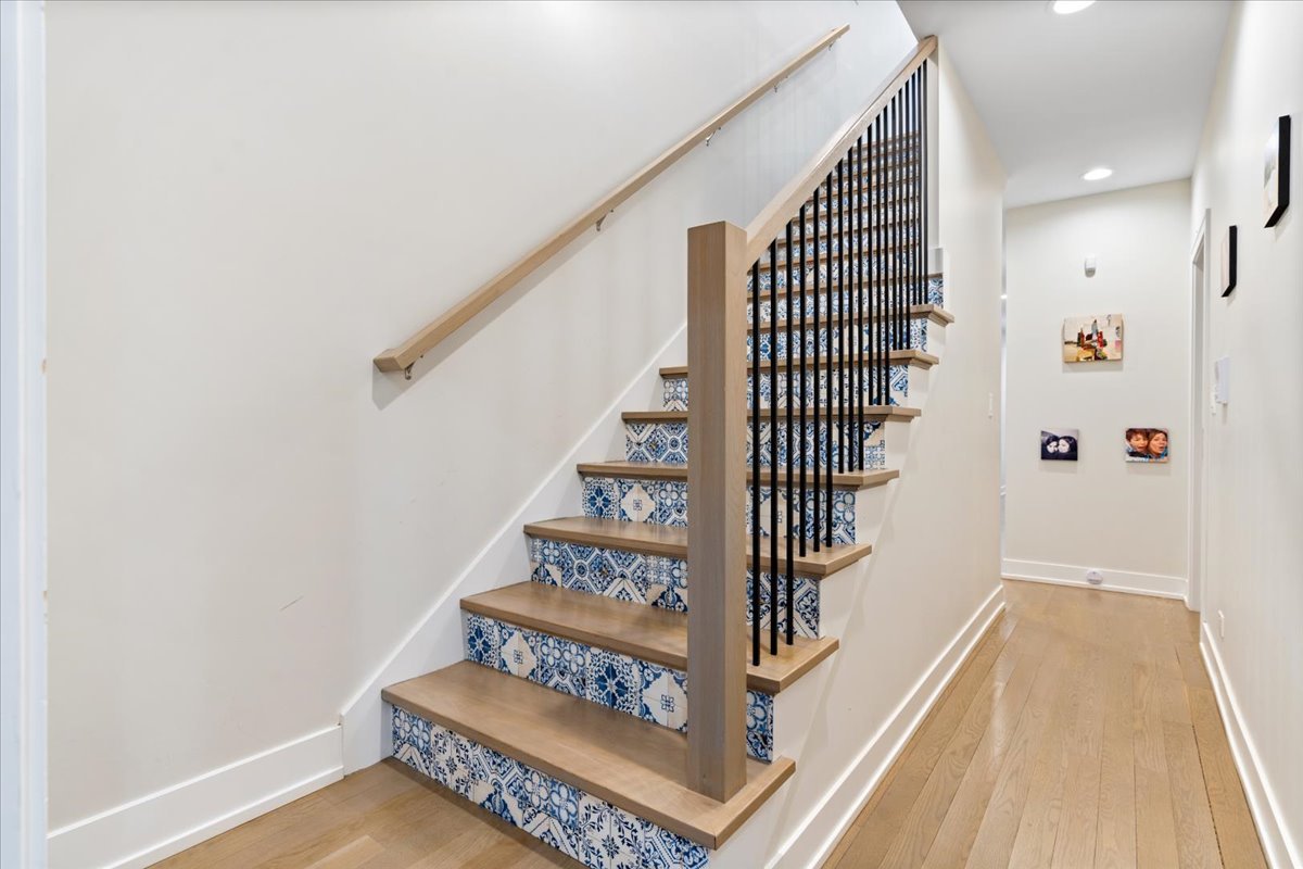 3033 North Clybourn Avenue Chicago IL 60618