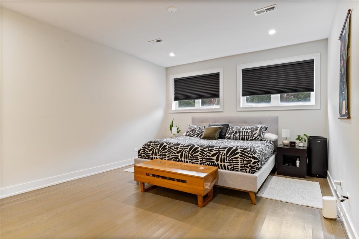 3033 North Clybourn Avenue Chicago IL 60618