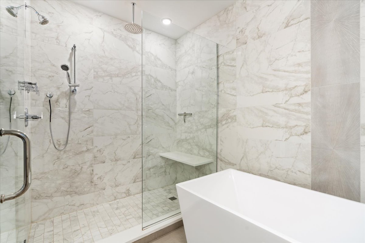3033 North Clybourn Avenue Chicago IL 60618