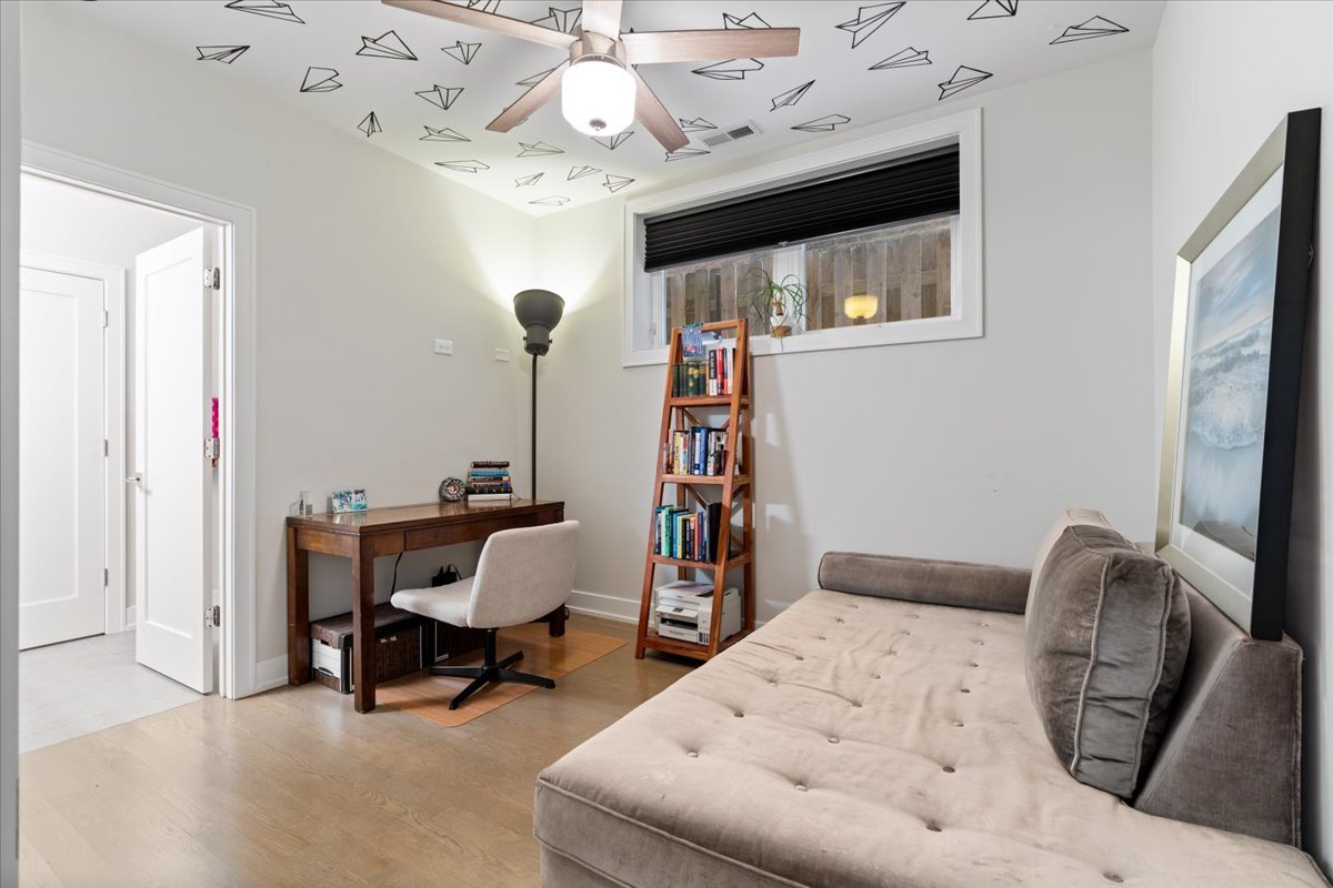 3033 North Clybourn Avenue Chicago IL 60618