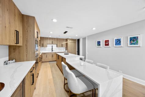 180 East Pearson Street Chicago IL 60611