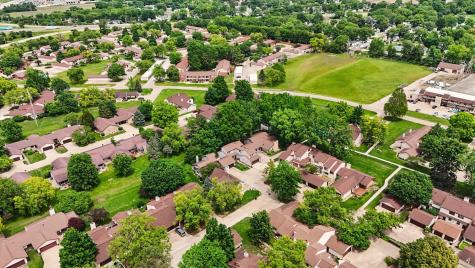302 Spring Circle Urbana IL 61802