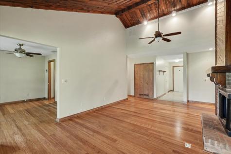 302 Spring Circle Urbana IL 61802