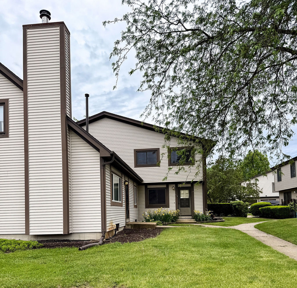 1719 Cedarbrook Court Sycamore IL 60178