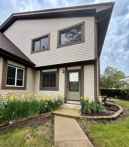 1719 Cedarbrook Court Sycamore IL 60178
