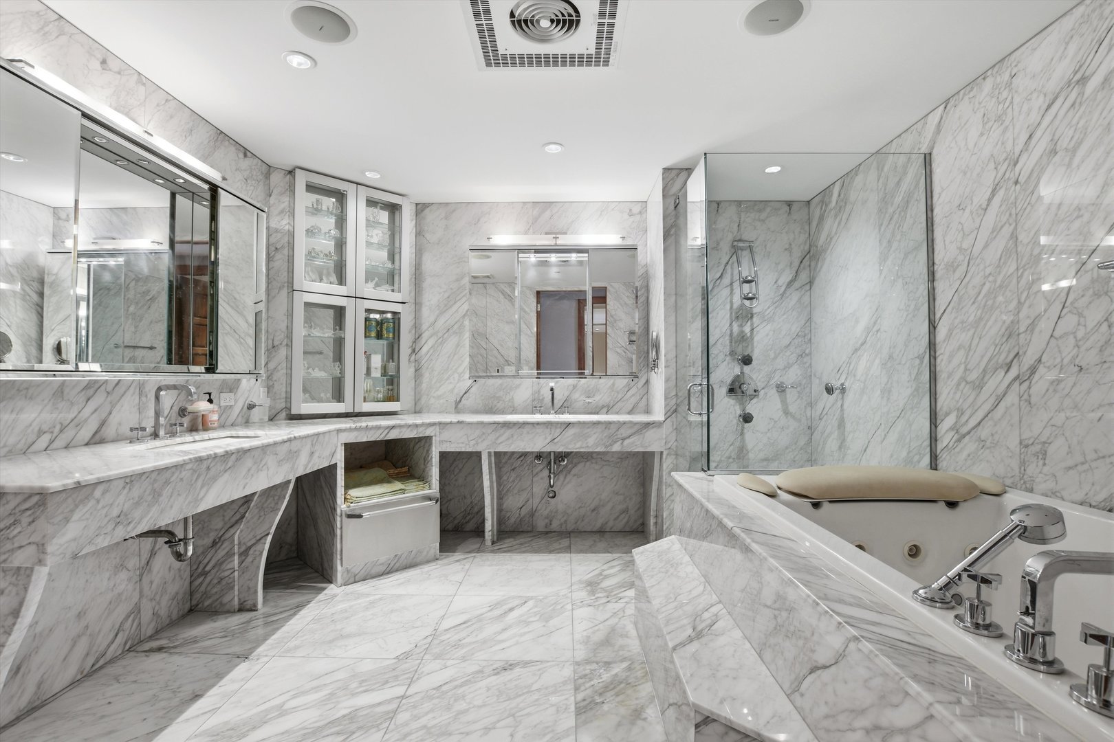 840 North Lake Shore Drive Chicago IL 60611